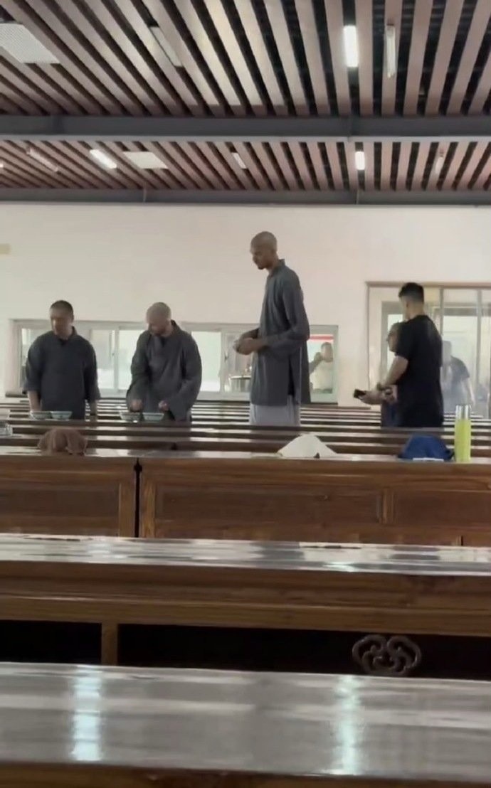 开云官网-巴恩斯谈文班去少林寺进修：不是谁都能做这种事 下次我也想去